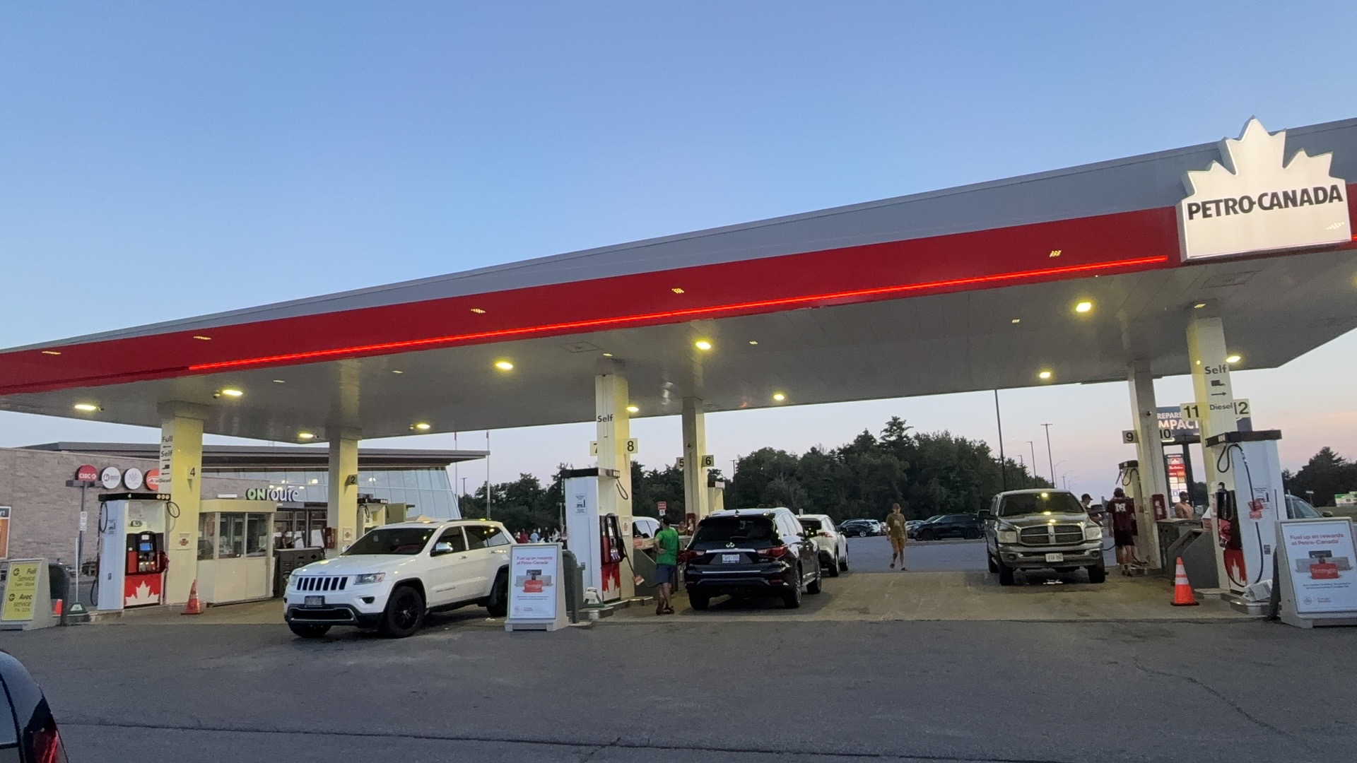  Petro Canada 
